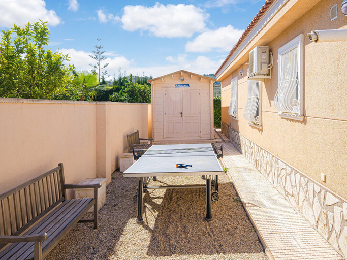 Others 5, Sunny Poolside Stay in Busot, Alicante