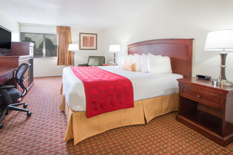 Bedroom 3, Ramada by Wyndham Enid, Garfield