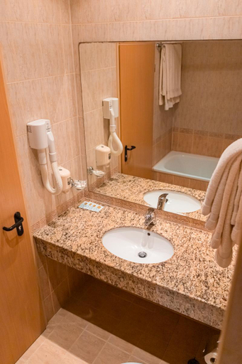Bathroom 3, Hotel Avenue, Nesebar