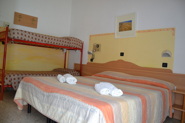 Bedroom 5, Hotel Rosy, Rimini