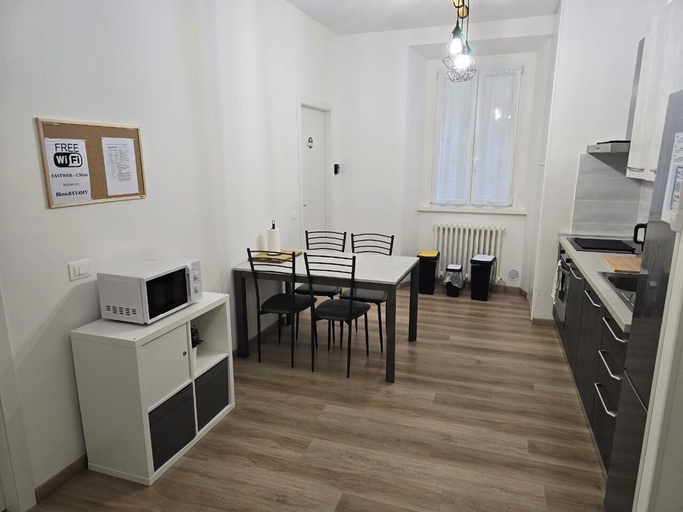 Others 5, DA.NI.TO. ROOMS 4, Ancona
