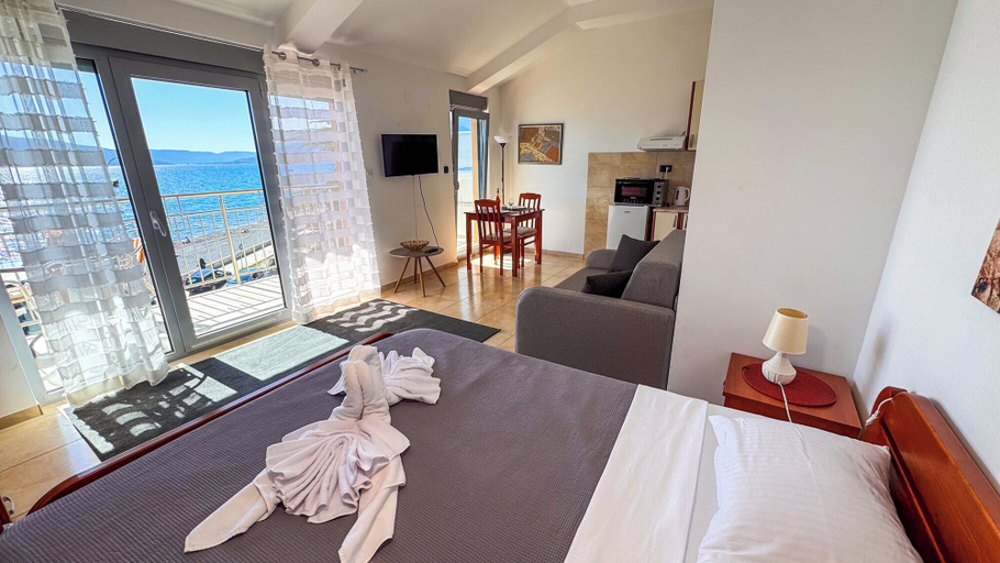 Bedroom 3, Qumi Apartments