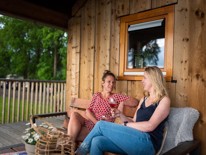 Others 5, Lodge by Dutch Meadows with Scenic Veranda, De Wolden
