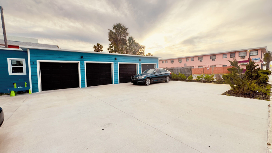 Exterior & Views 2, Daytona Double Delight, Volusia