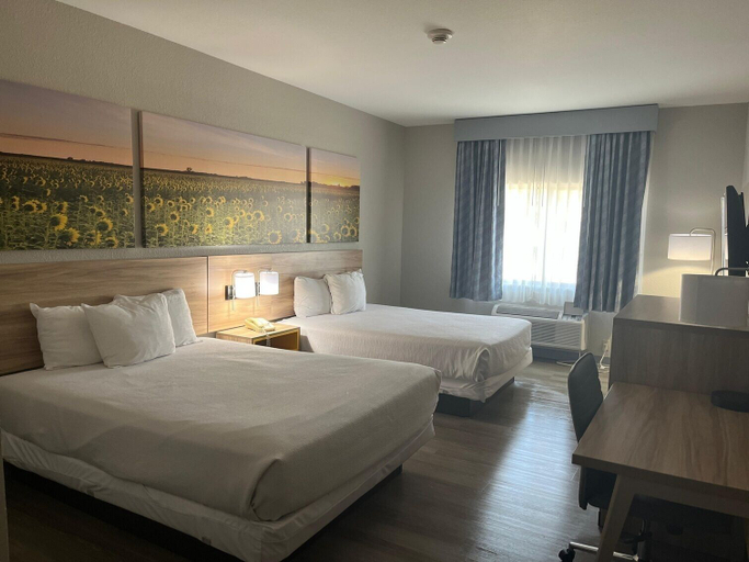 Bedroom 3, Days Inn by Wyndham Coffeyville, Montgomery