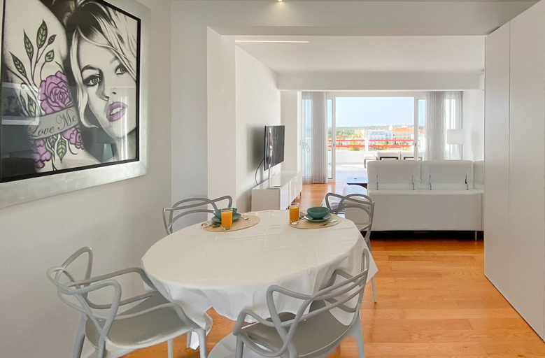 Room 2, Penthouse Triplex com Jacuzzi T3 Hsrentals Vilama, Loulé
