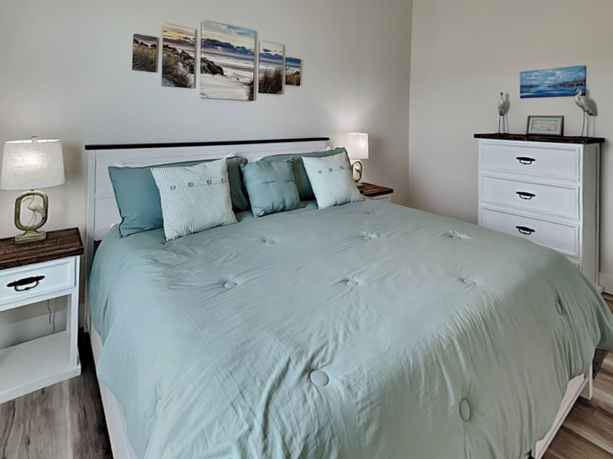 Others 5, Redfish Reef Retreat by Miss Kitty’s, Aransas