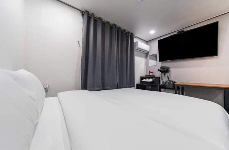 Bedroom 3, ON and OFF-Sungui Station, Nam