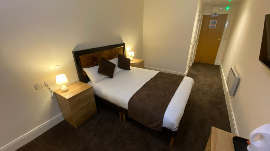 Bedroom 3, Britannia Russ Hill, Surrey