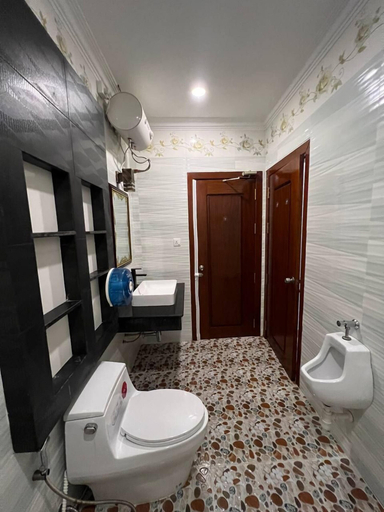 Others 5, Plumerrata, Phnom Penh