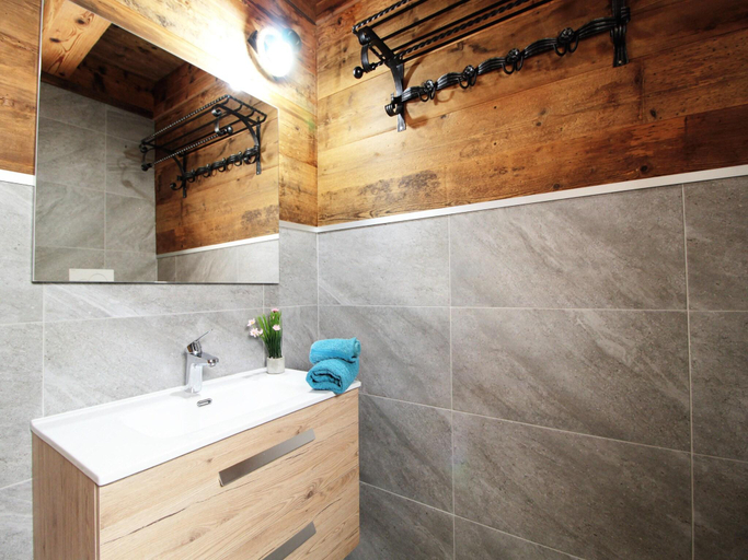 Bathroom 3, Chalet in Auronzo near Dolomites Lake, Belluno