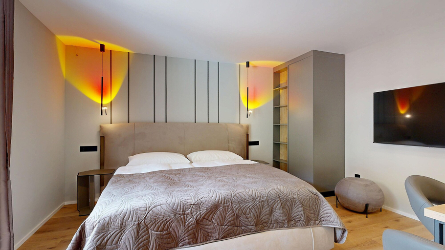 Others 3, Stay Here Living, Kufstein