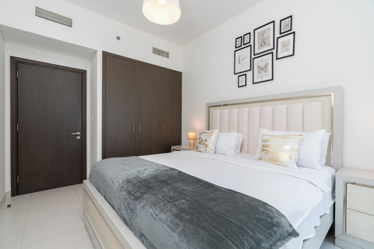 Bedroom, Lux BnB Creek Side 18, Dubai