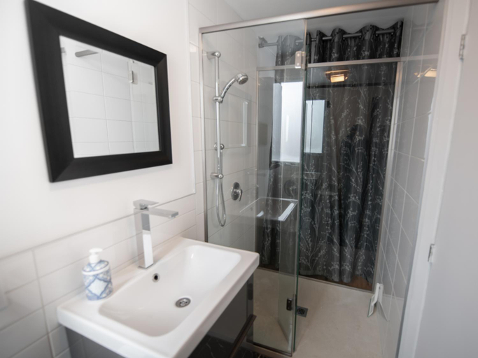 Bathroom 3, Résidence Touristique Chicoutimi, Le Fjord-du-Saguenay