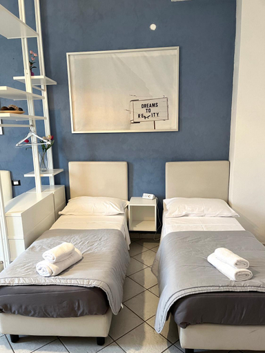 Bedroom 2, La Suite Rooms & Apartments, Bologna