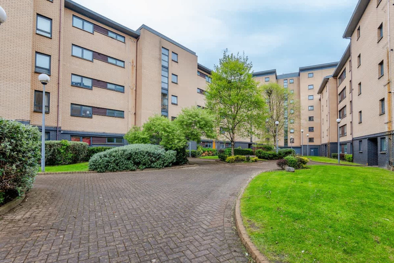 Room 2, 2bed Apartment-city Centre, Glasgow