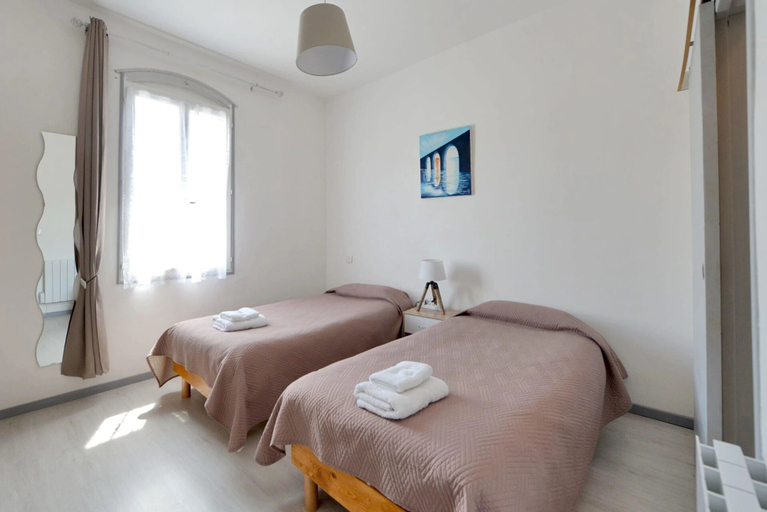 Bedroom 4, Comme à la maison, Aude