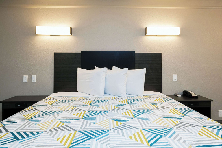 Bedroom 12