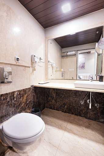 Bathroom 5, Skon Boutique by Orion Hotels, Delhi