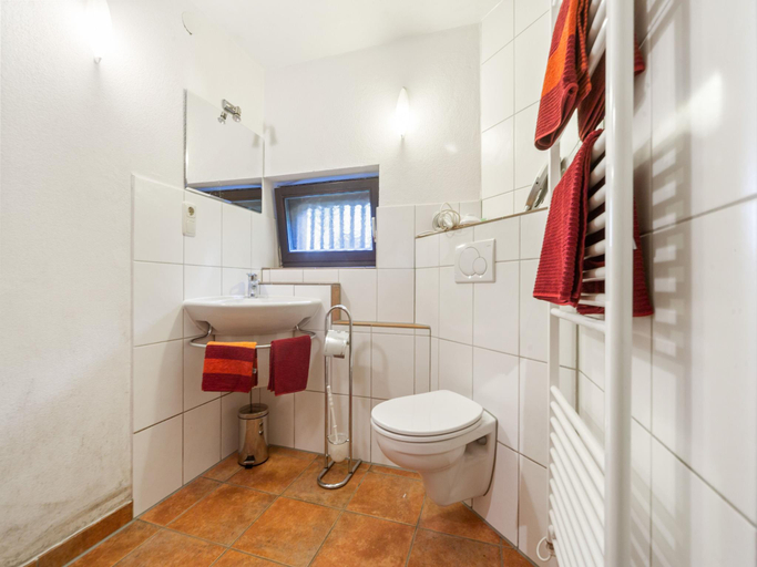 Bathroom 2, Bauernhaus nahe Langlingen Badesee, Celle