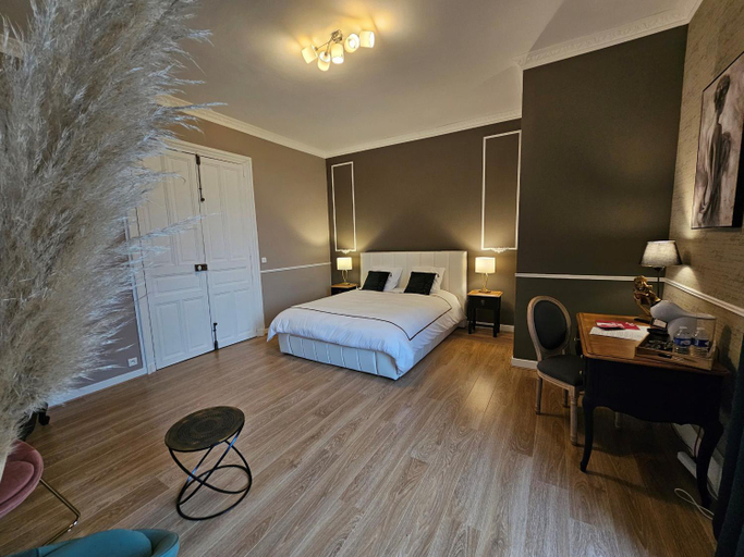 Bedroom 3, Sejour de Charme au Chateau avec Petit-Dejeuner et Parking - FR-1-591-705, Indre