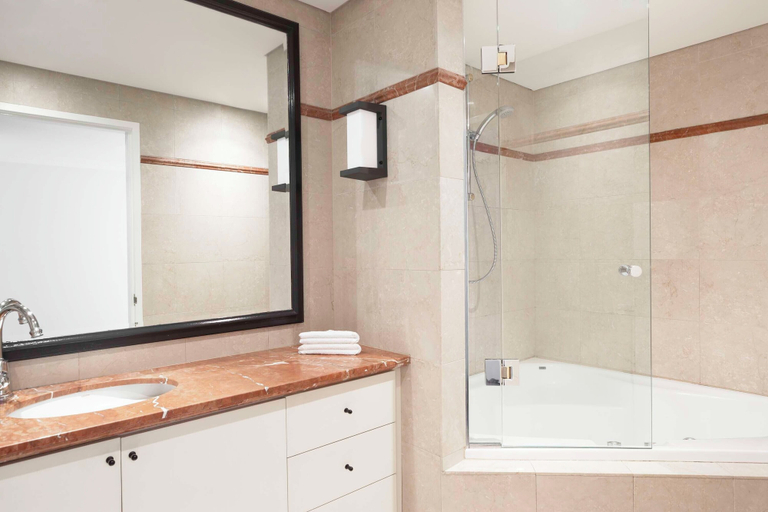 Bathroom 10