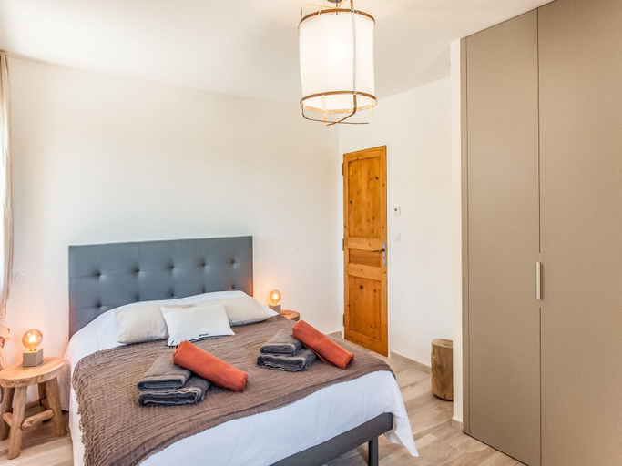 Bedroom 3, Holiday Home in Vaison la Romaine with Pool, Vaucluse