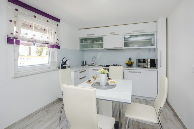 Others 4, Holiday home Bukal, Vir