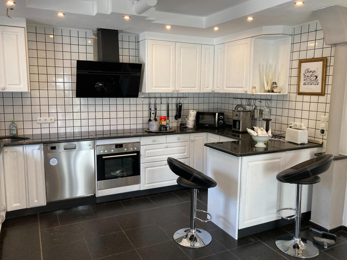 Others 4, Luxurious holiday home with a nice private garden, Mayen-Koblenz
