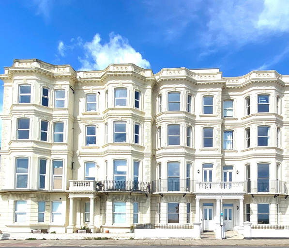 Exterior & Views 3, Stunning 2 Bed Apartment on the beach by Urban Roost, West Sussex
