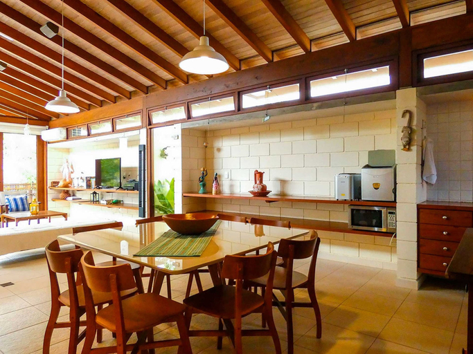 Room 4, Casa c Wi-fi Jacuzzi e Churrasqueira em Guaec SP, São Sebastião