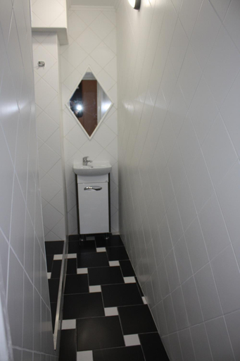 Bathroom 3, Lemberg Elite Apartments, L'vivs'ka