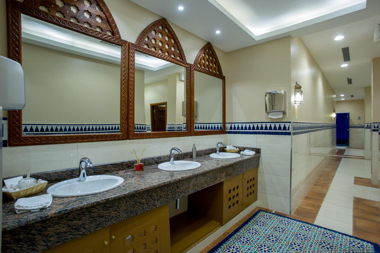 Bathroom 5, Dar es Salaam Serena Hotel, Ilala