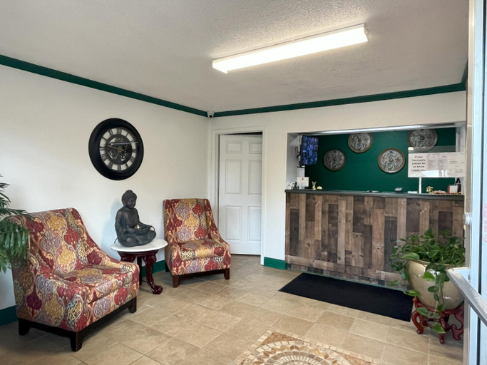 Public Area 2, Pinetree Inn, Decatur