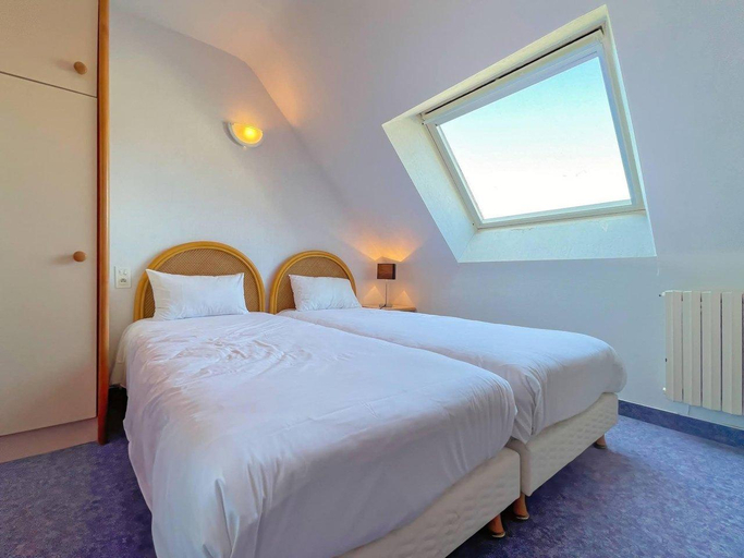 Bedroom 3, Hotel l'Albatros, Morbihan