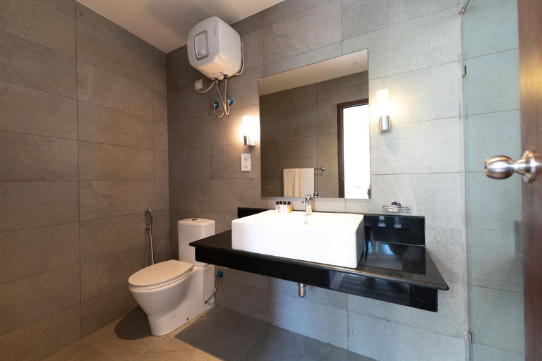 Bathroom 4, Oceanfront Condos Nilaveli by ICC, Kuchchaveli
