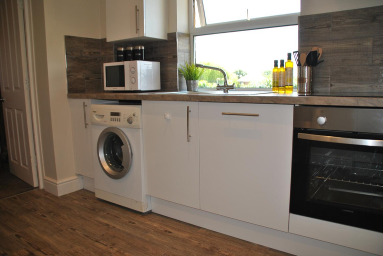 Others 4, Lord Raglan House One Bedroom with Parking, Windsor and Maidenhead