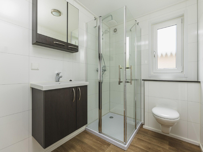 Bathroom, Chalet in Zuna by tennis court, Wierden
