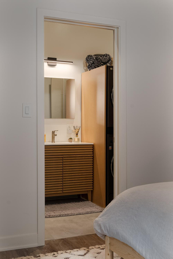 Bedroom, Pulaski Point Properties, Cook