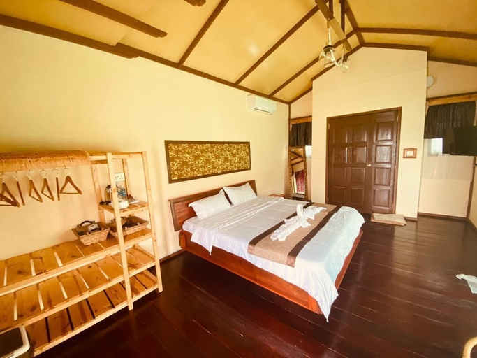 Bedroom 3, Parapat Water Village Resort, Semporna