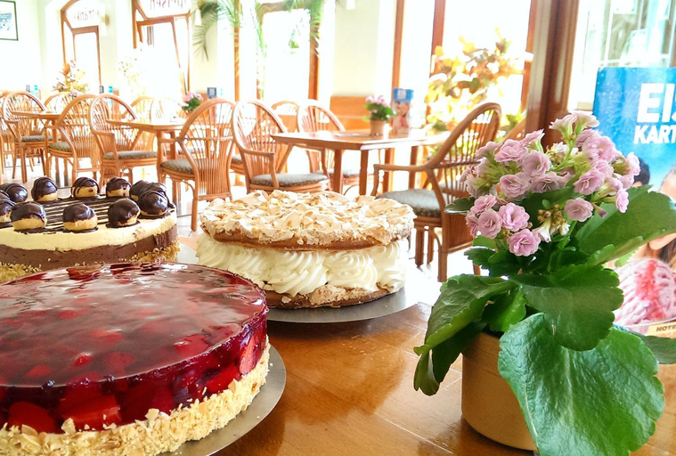 Food & Drinks 5, Hotel Burgas, Salzlandkreis