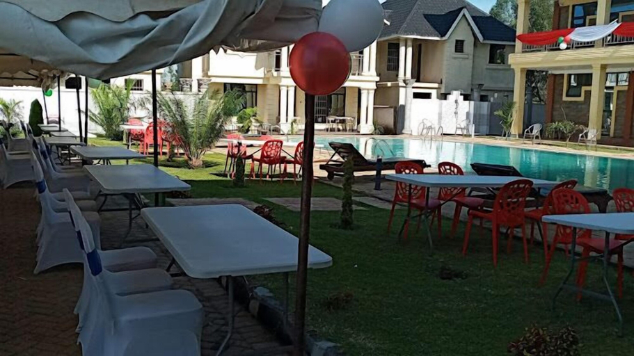Food & Drinks, Hotel Discretion LTD, Suna West