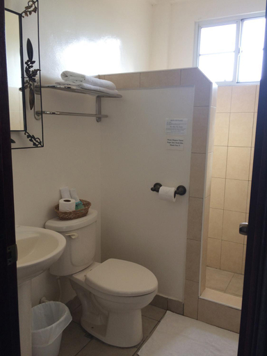 Bathroom 4, Easy Inn Hotel