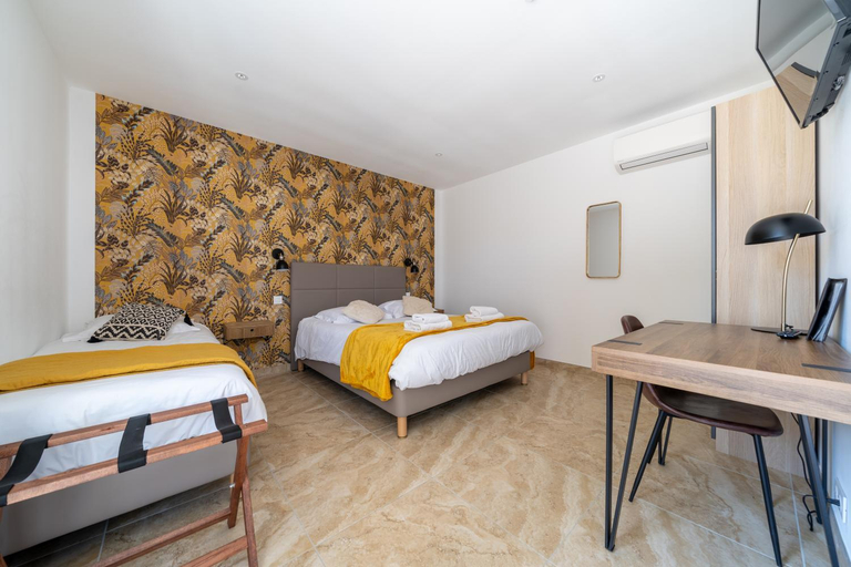 Others 2, Logis Hotel Le Chene Vert, Vaucluse