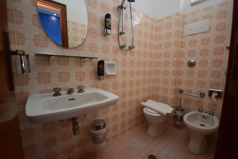 Bathroom 4, Hotel Como, Rimini