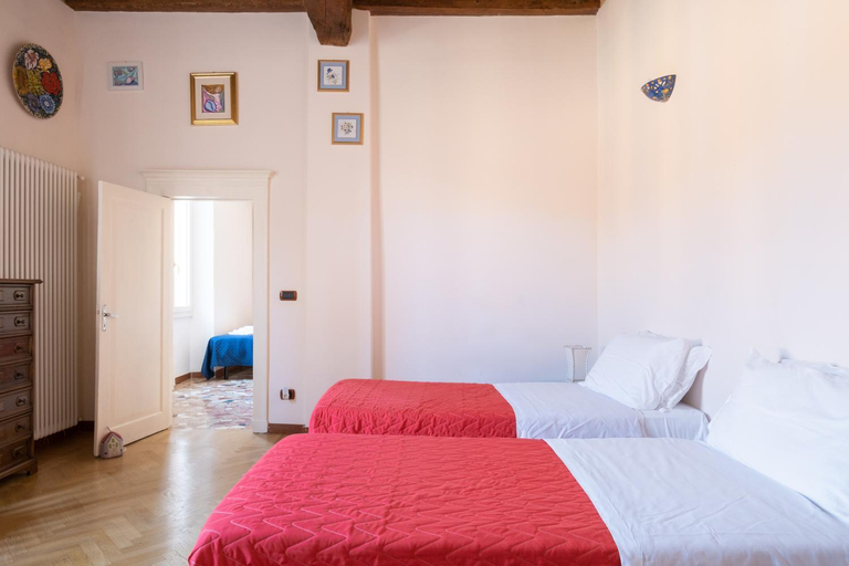 Bedroom 2, Petroni 38 by Studio Vita, Bologna