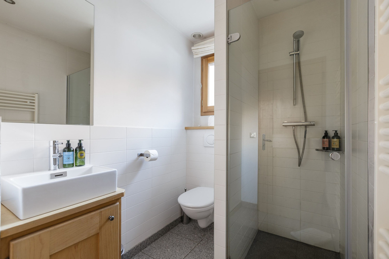 Room 5, Chalet Les Tissourds, Haute-Savoie