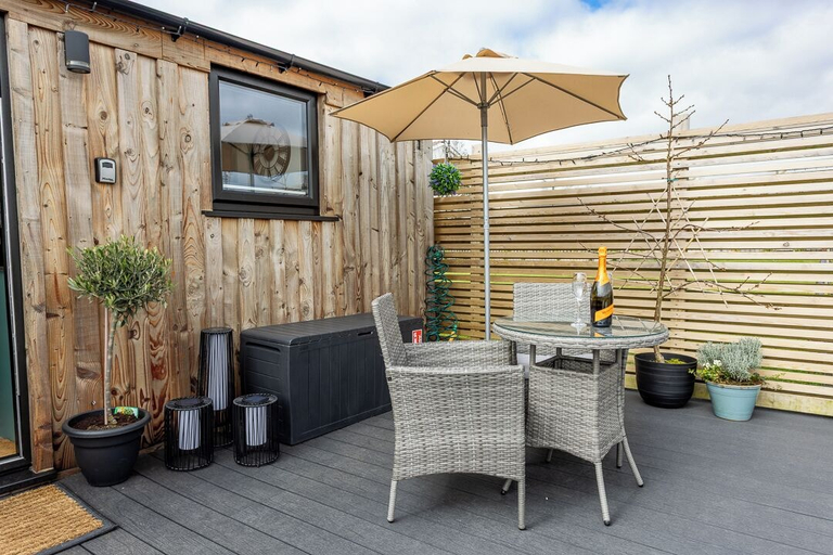 Others 4, Willows Rest - 1 Bed Shepherd's Hut - Pentlepoir, Pembrokeshire