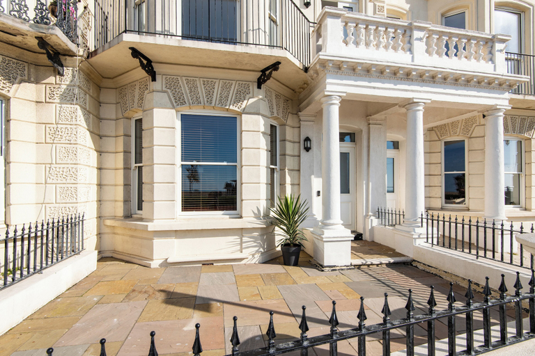 Exterior & Views 2, Stunning 2 Bed Apartment on the beach by Urban Roost, West Sussex