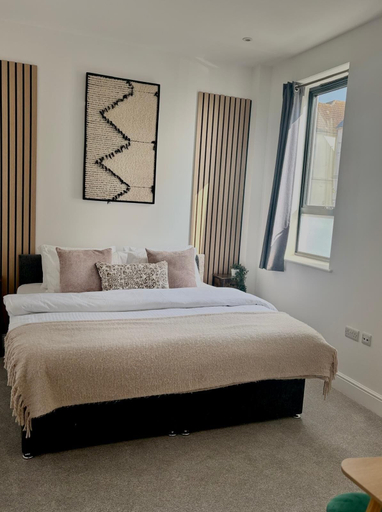 Bedroom, Beautiful 2 Bed Apartment on Beach by Urban Roost, West Sussex